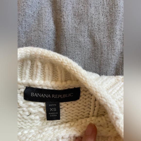 Cable knit sweater from Banana Republic - Picture 7 of 12